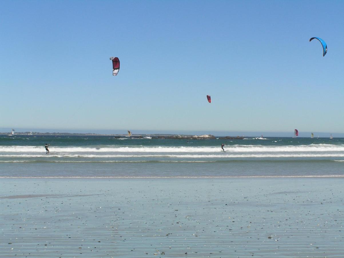 Small Bay Guest House Bloubergstrand Exterior photo