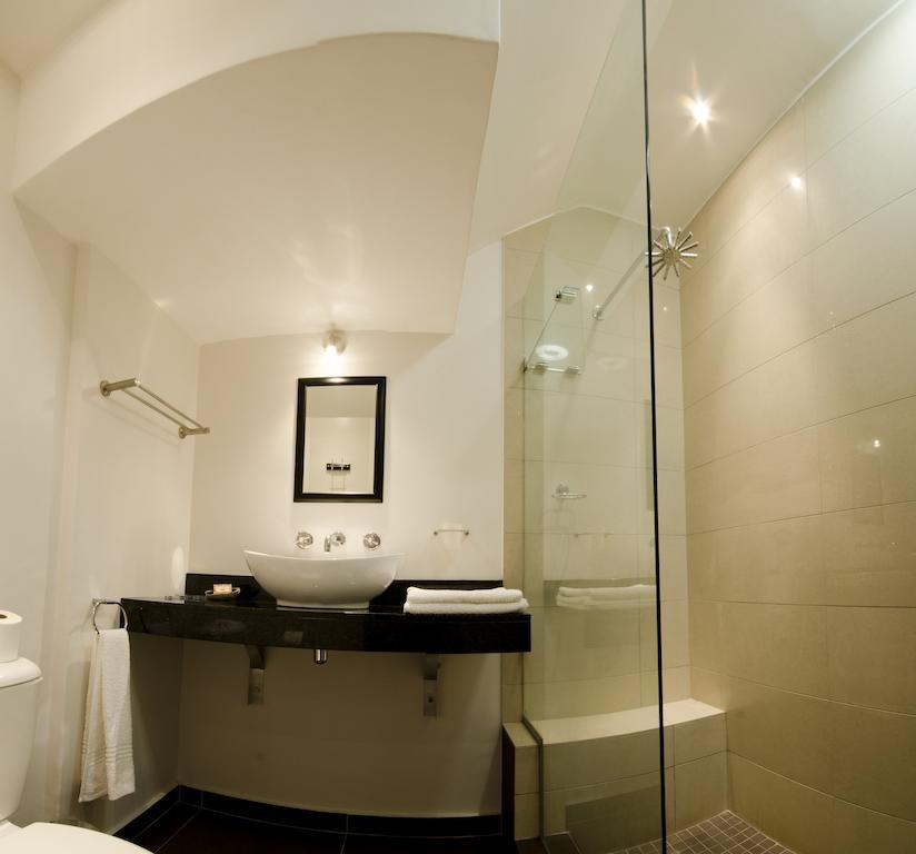 Small Bay Guest House Bloubergstrand Exterior photo